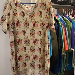Lularoe 2xl classic tshirt with dream catchers and flowers
